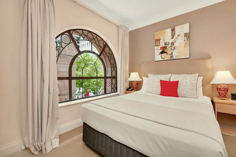 Manor Apartment Hotel - Darwin Tourism 1