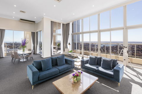 Meriton Suites Bondi Junction - Darwin Tourism 1