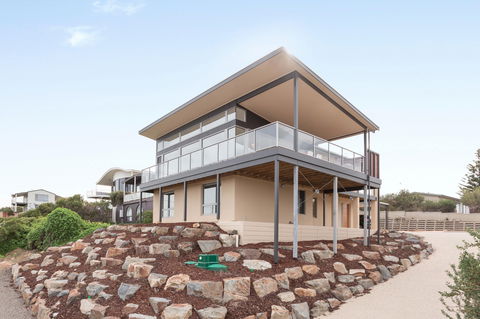 Neighbour Avenue - Darwin Tourism 0