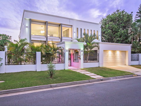Riviera Waters Broadbeach - Vogue Holiday Homes - Darwin Tourism 0