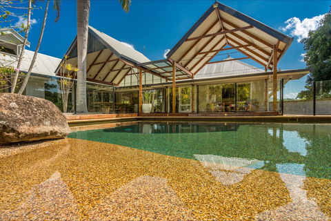 Rockinghorse House - Darwin Tourism 0
