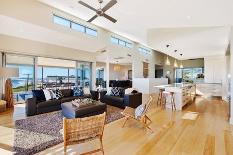Sea La Vie, Sellicks Beach - Darwin Tourism 1