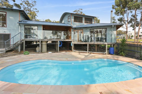 Tura Tree House - Darwin Tourism 1