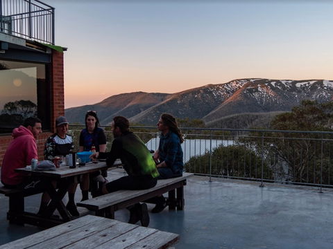 Viking Alpine Lodge - Darwin Tourism 1