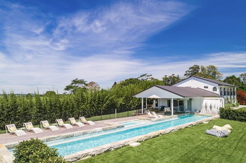 Villa St Helena - Darwin Tourism 1