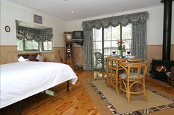 Eagle Hammer Cottages - Darwin Tourism 2
