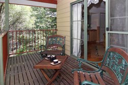 Eagle Hammer Cottages - Darwin Tourism 3