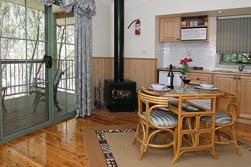 Eagle Hammer Cottages - Darwin Tourism 5