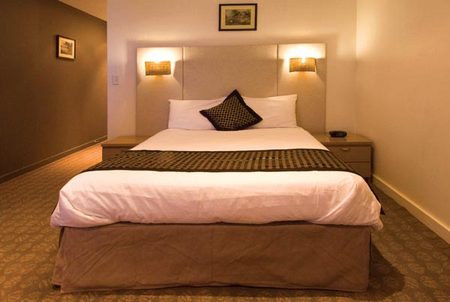Golden Pebble Hotel - Darwin Tourism 2