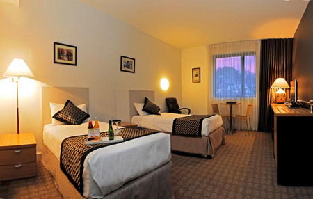 Golden Pebble Hotel - Darwin Tourism 3