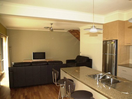 The Lakes Apartments - Darwin Tourism 3