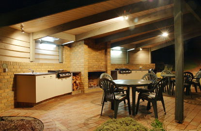 Gipsy Point Lakeside Boutique Resort - Darwin Tourism 7