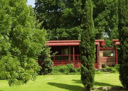 Tumut Log Cabins - Darwin Tourism 1