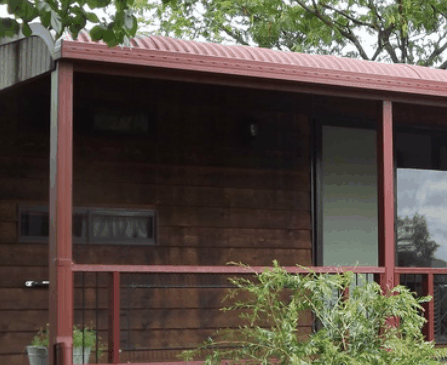 Tumut Log Cabins - Darwin Tourism 2