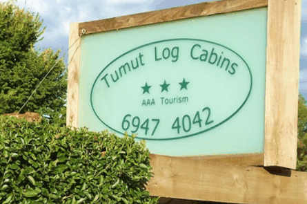 Tumut Log Cabins - Darwin Tourism 3