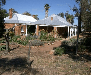 Avondale Discovery Farm - Darwin Tourism 0