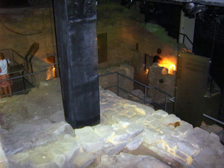 The Rocks Ghost Tours - Darwin Tourism 2