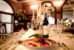 Titanic Theatre Restaurant - Darwin Tourism 3