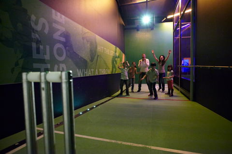 Melbourne Cricket Ground - Darwin Tourism 4