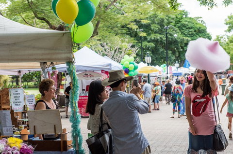 Riverside At The Gardens - Darwin Tourism 1