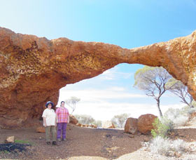 London Bridge - Darwin Tourism 0