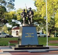 Vietnam War Memorial - Darwin Tourism