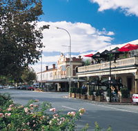 Hutt Street - Darwin Tourism