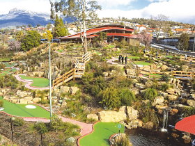 Putters Adventure Golf - Darwin Tourism 0