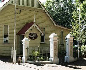 Montville Memorial Precinct - Darwin Tourism 0