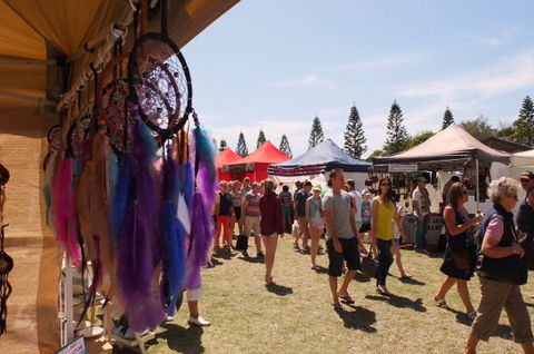 Broadbeach Beachfront Markets - Darwin Tourism 2
