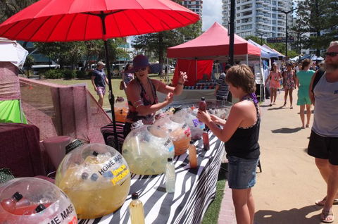 Coolangatta Beachfront Markets - Darwin Tourism 4