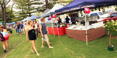 Coolangatta Beachfront Markets - Darwin Tourism 6