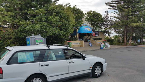 Brad Holmes Surf Coaching - Darwin Tourism 0