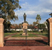 Dalby War Memorial and Gates - Darwin Tourism
