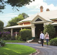 Historical Walk Through Russell Street - Darwin Tourism