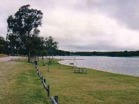 Storm King Dam - Darwin Tourism 0