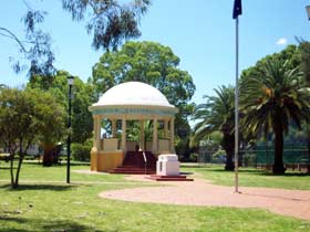 Kingaroy Memorial Park - Darwin Tourism 0