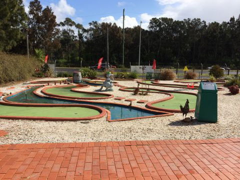 Illawarra Golf Complex - Darwin Tourism 3