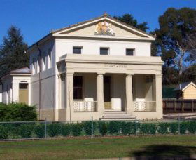 Berry Courthouse - Darwin Tourism 0