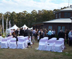 Roses Vineyard At Innes View - Darwin Tourism 1