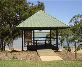 Canoe Point Beach And Parklands - Darwin Tourism 2