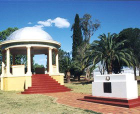 Kingaroy Soldiers Memorial Rotunda - Darwin Tourism 1