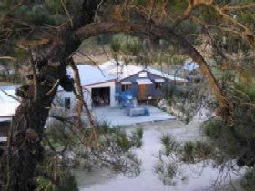 Pyramids Road Wines - Darwin Tourism 0