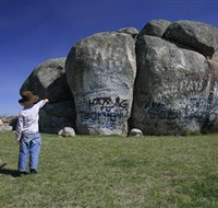 Thunderbolts Rock - Darwin Tourism