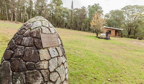 Major Clews Hut Walking Track - Darwin Tourism 0