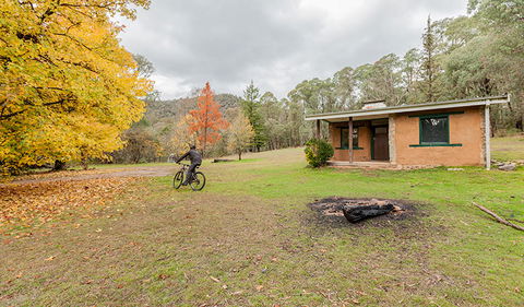 Major Clews Hut Walking Track - Darwin Tourism 1