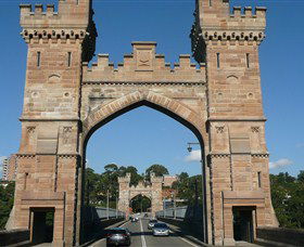 Bailey's Sydney - Tours For People Who Don't Like Tours - Darwin Tourism 6