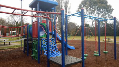 Coronation Park Yass - Darwin Tourism 3