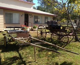 Mr And Mrs Behan Sulky Display - Darwin Tourism 0