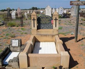 Blackall Cemetery - Darwin Tourism 1